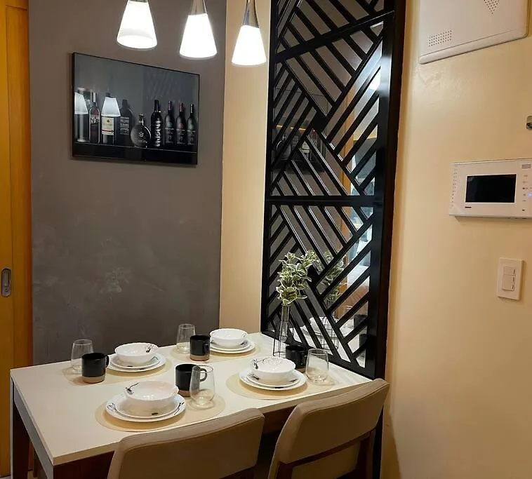 Escape 1Br One Uptown Bgc W/ Sound System Apartment Manila