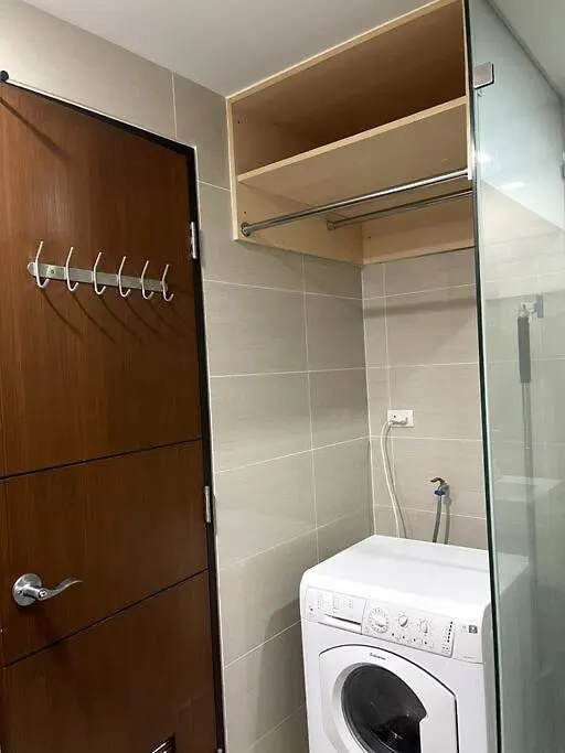 Escape 1Br One Uptown Bgc W/ Sound System Apartment Manila Philippines