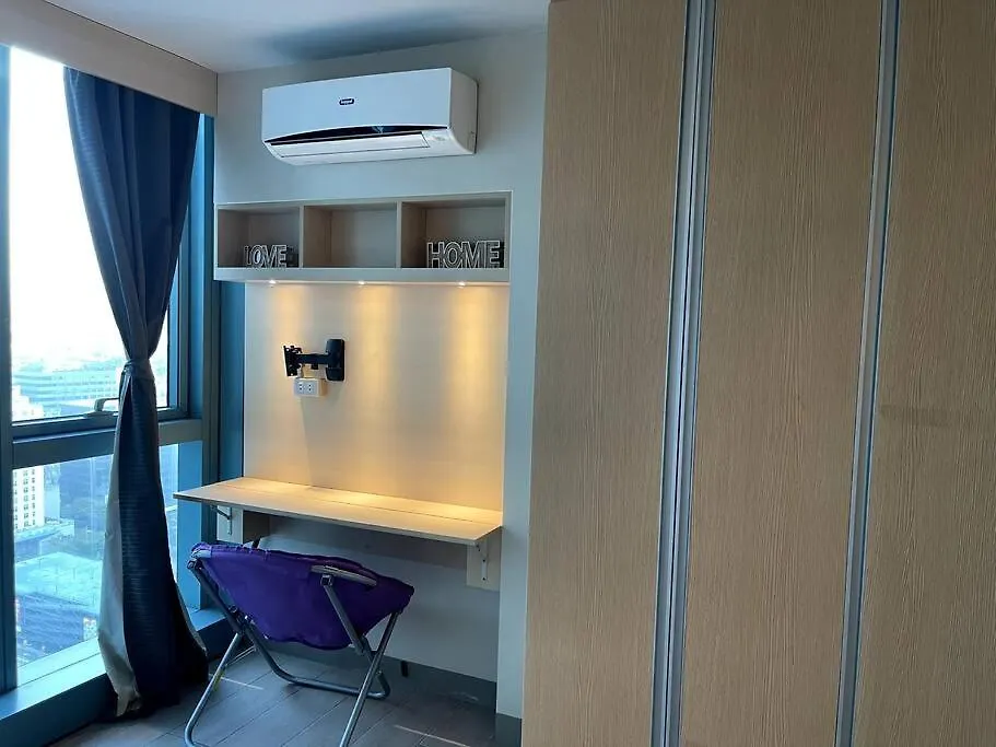 Escape 1Br One Uptown Bgc W/ Sound System Apartment Manila